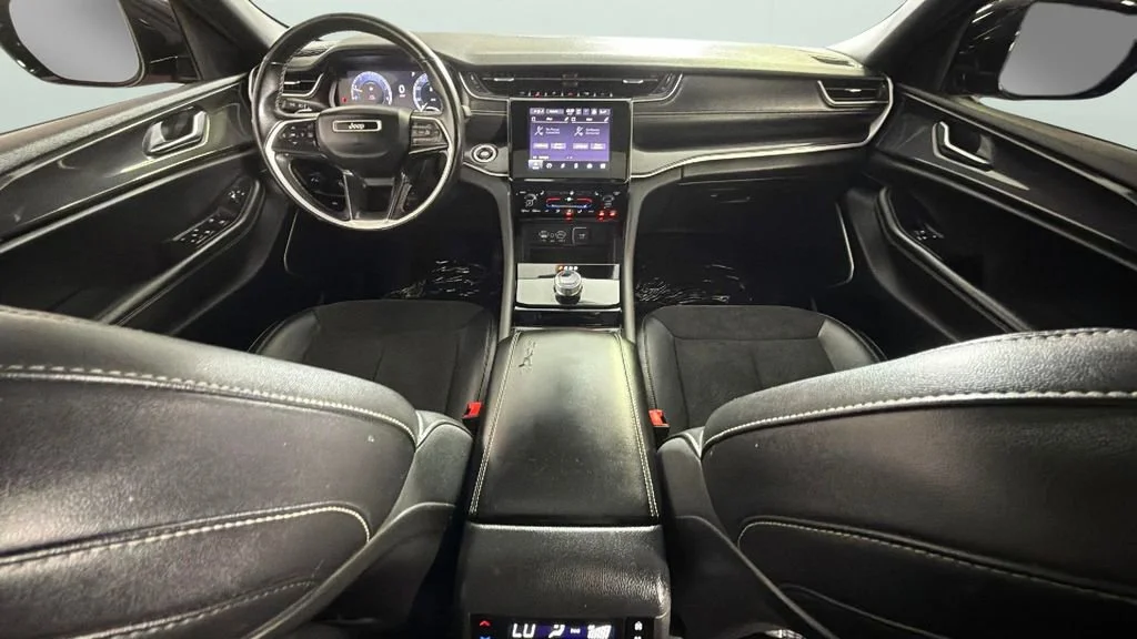 Used 2022 Red Jeep Altitude 4x2 image 32