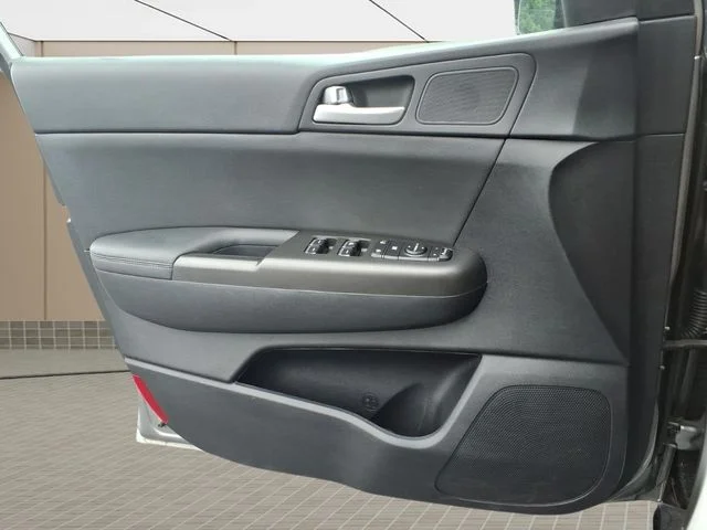 Used 2022 Gray Kia Nightfall image 29
