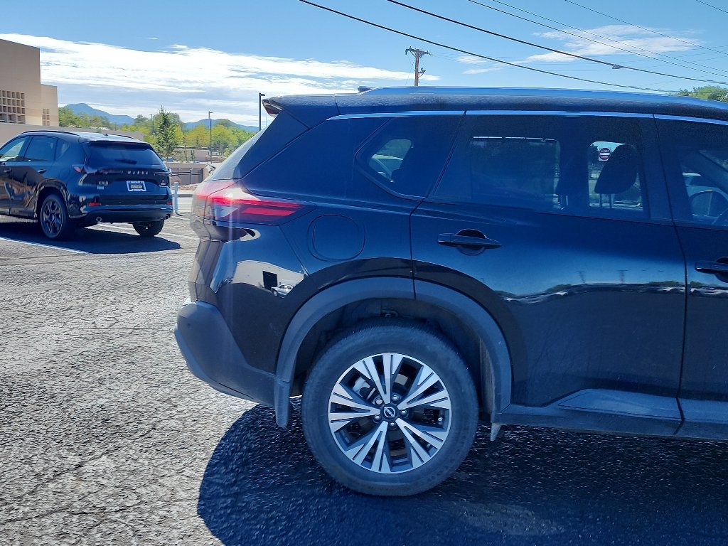 Used 2022 Super Black Nissan SV image 5