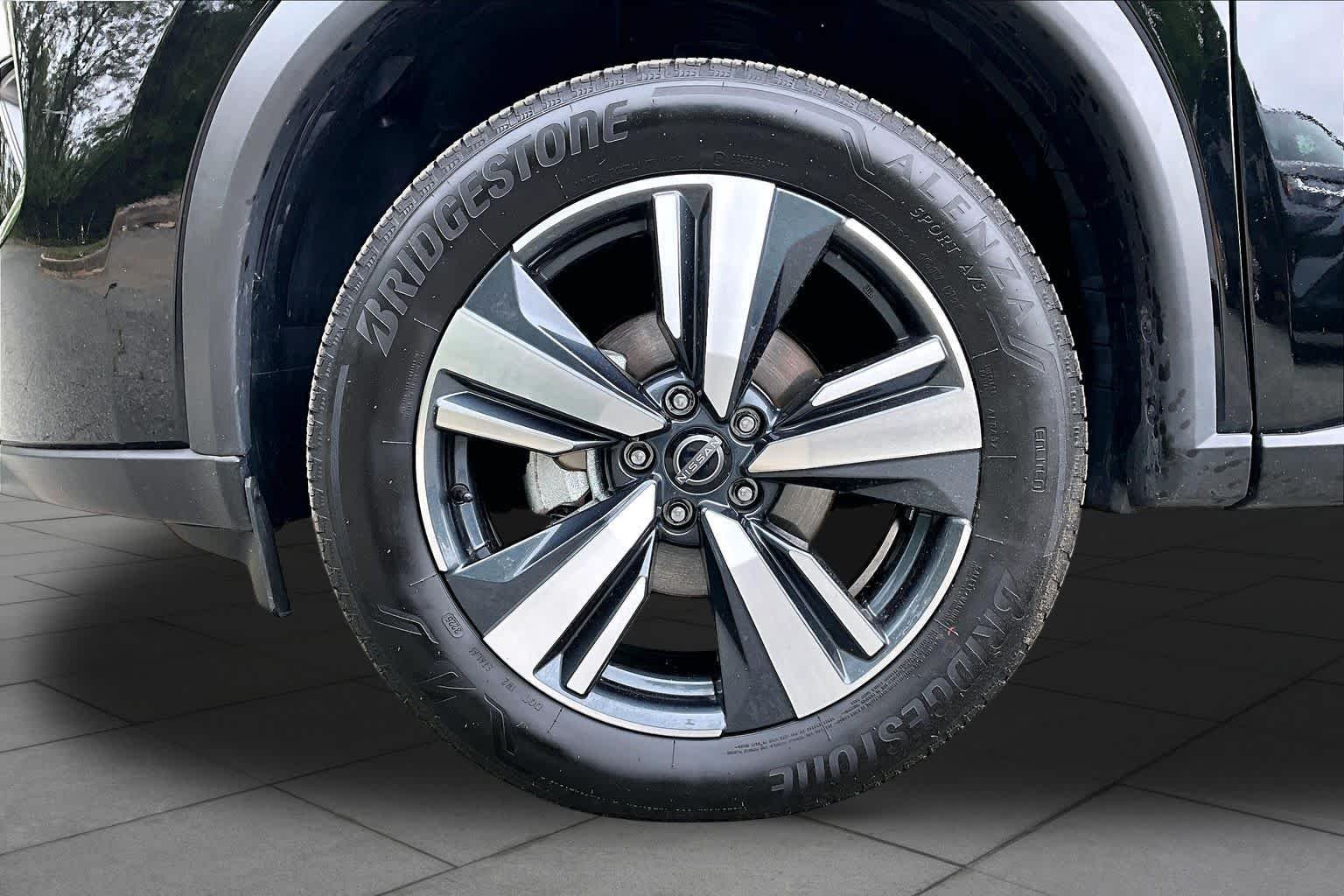 Used 2026 Super Black Nissan SL image 11