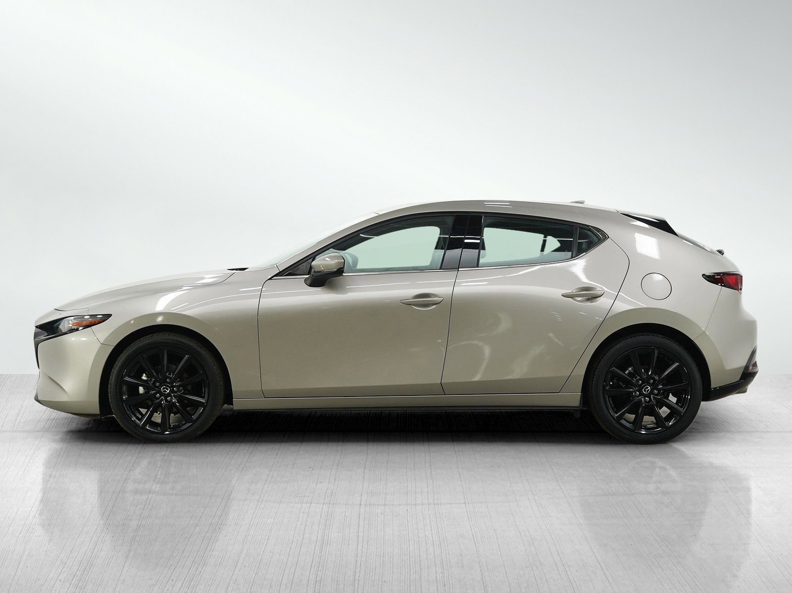 Used 2022 Mazda Mazda3 Premium with VIN JM1BPAML3N1507104 for sale in Burnsville, Minnesota