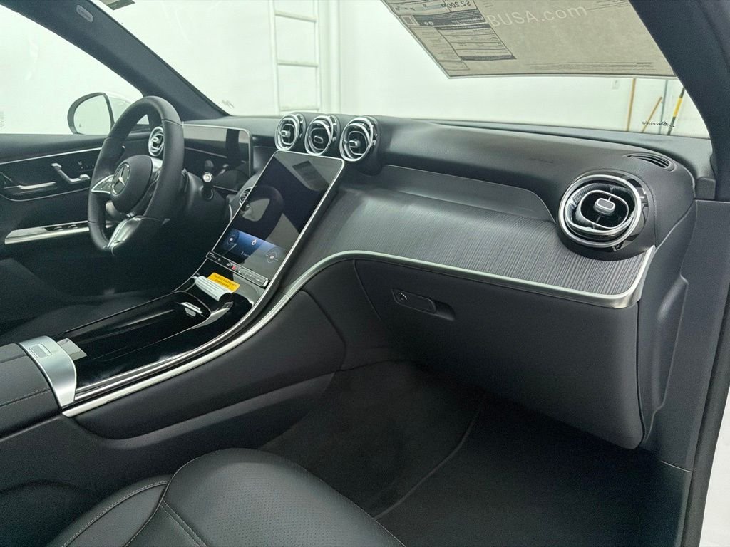 New 2027 Polar White Mercedes-Benz GLC 300 image 27