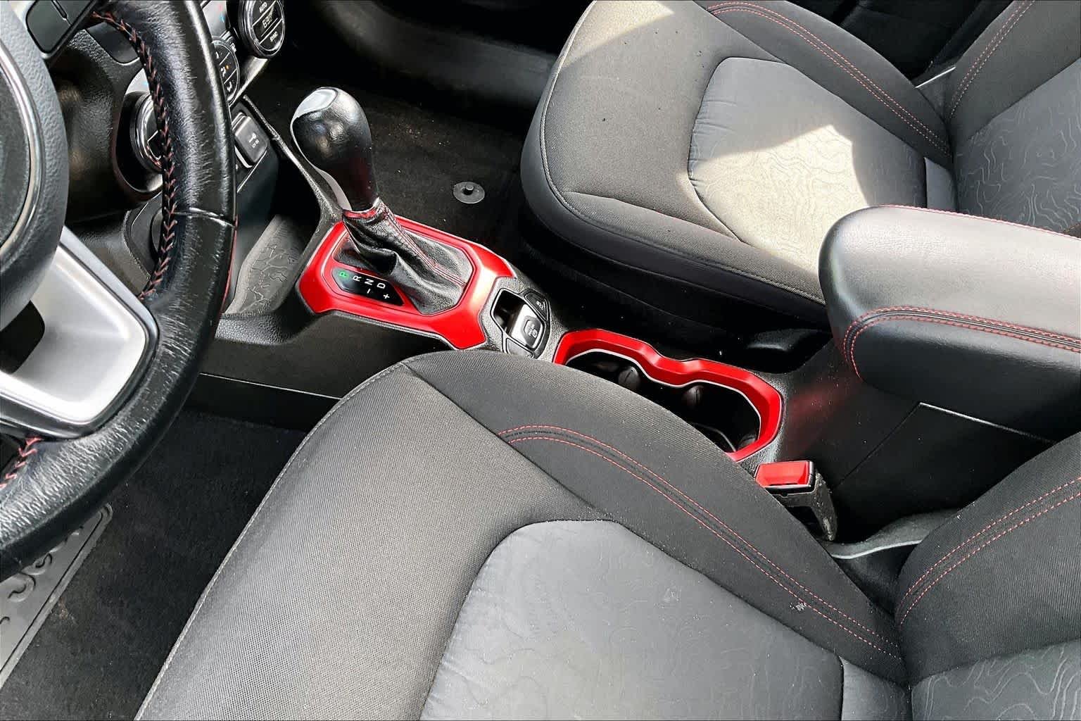 Used 2017 Alpine White Jeep Trailhawk image 16