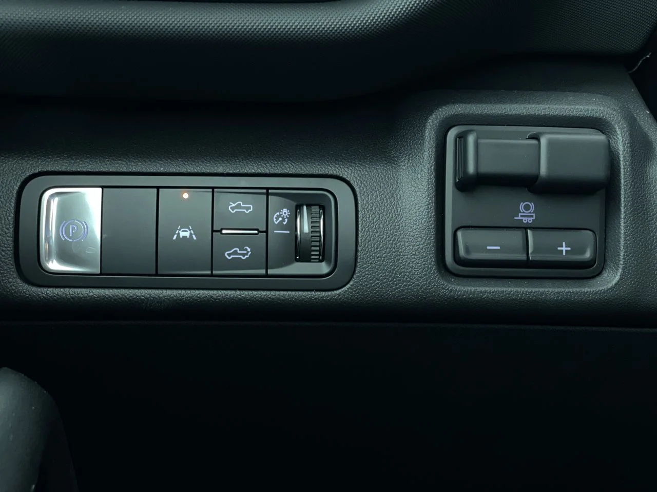 2025 Chevrolet Silverado EV LT - Photo 77