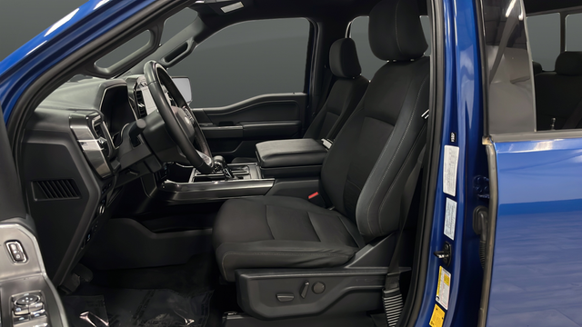 Used 2023 Atlas Blue Metallic Ford XLT image 9