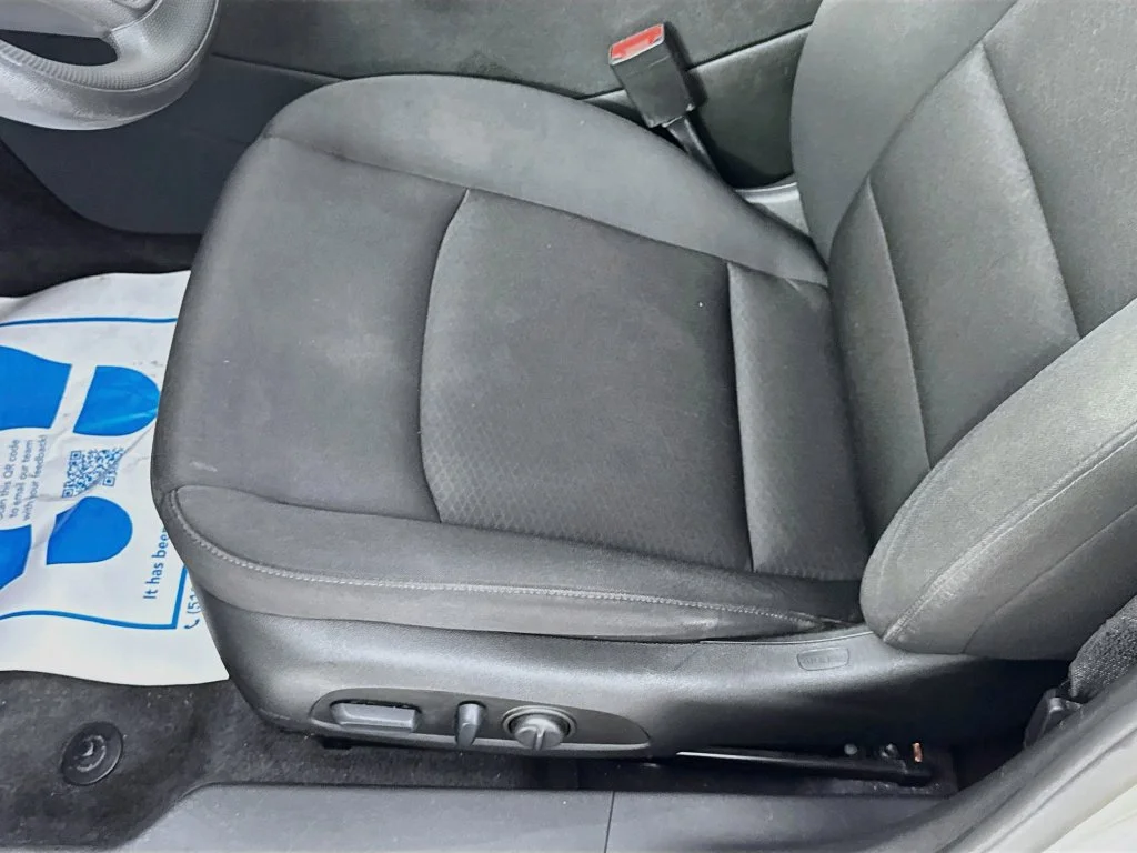 Used 2022 Silver Chevrolet LT image 22
