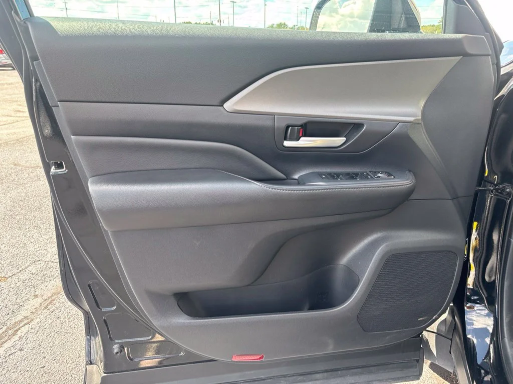 Used 2025 Black Toyota XLE image 7