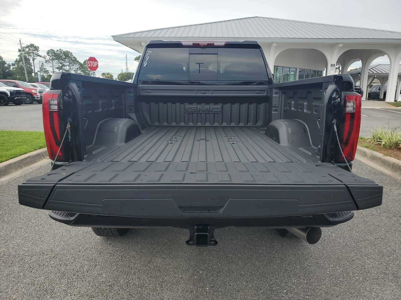 New 2026 Onyx Black GMC Denali Ultimate image 5