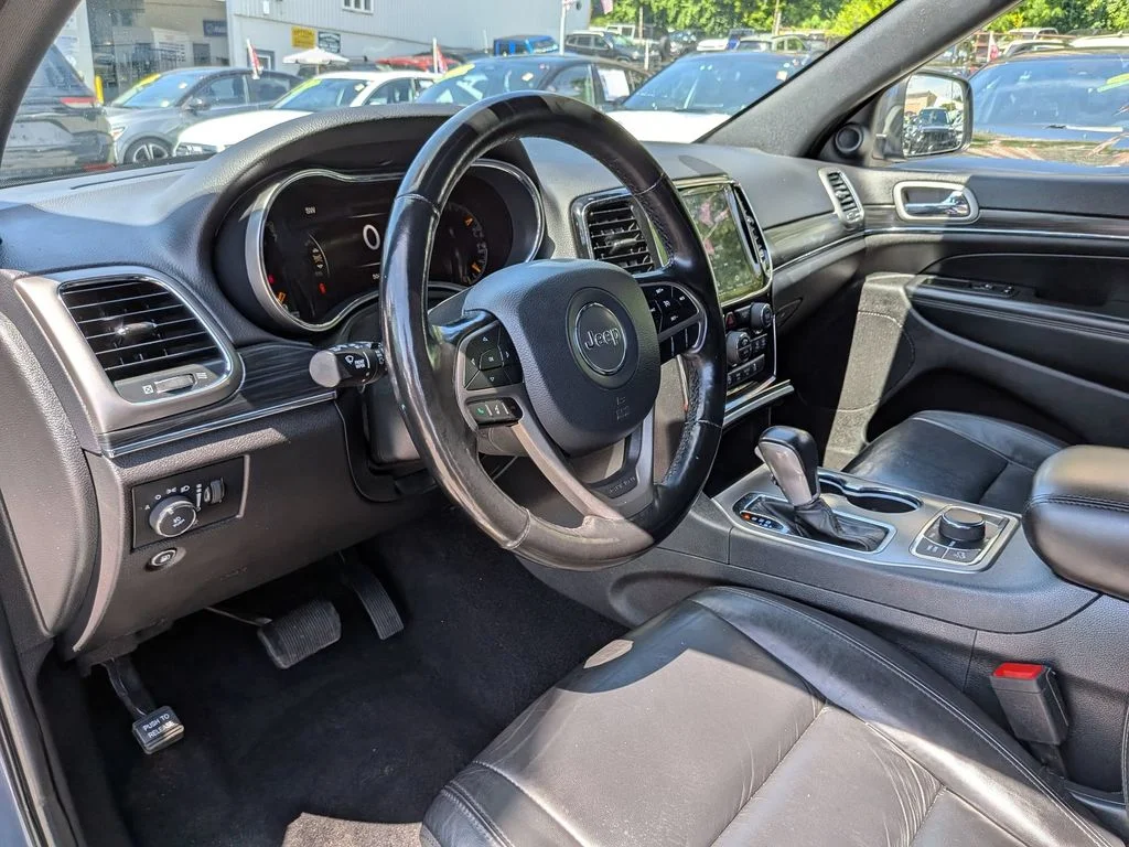 Used 2020 Blue Jeep Limited image 14