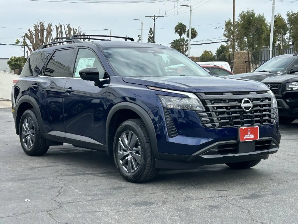 New 2026 Deep Ocean Blue Pearl Nissan SV image 5