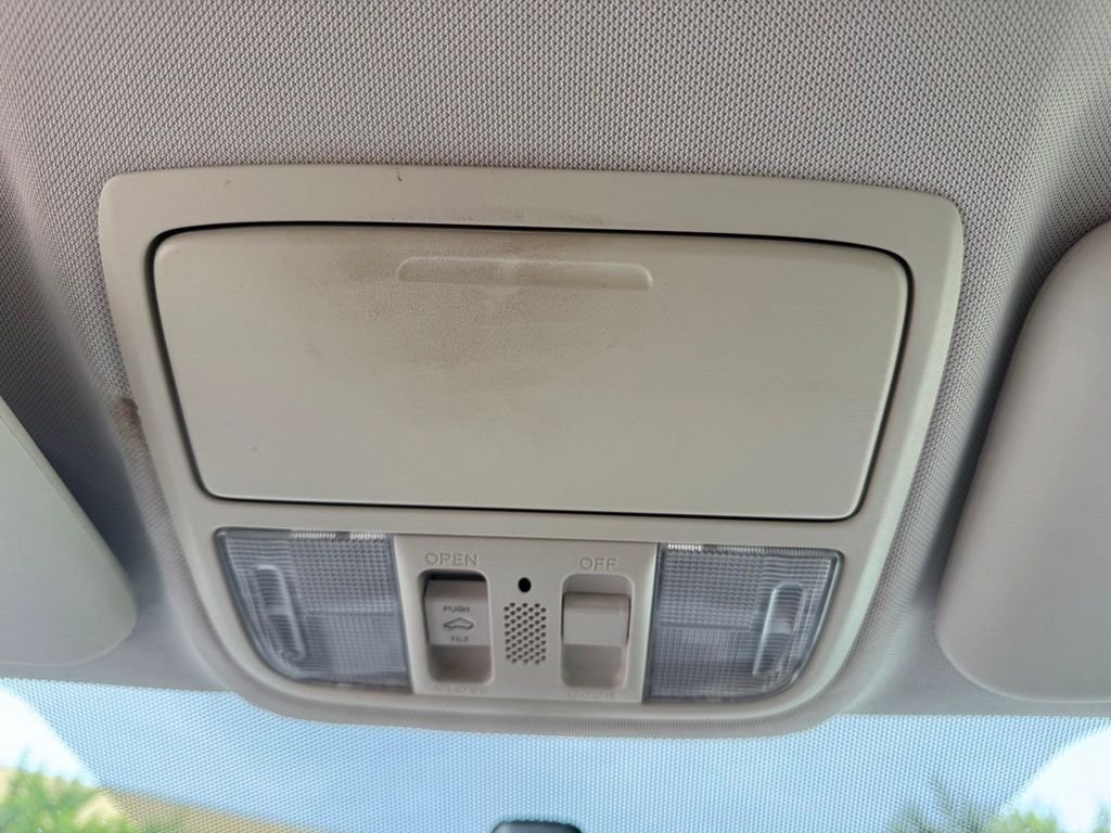Used 2013  Honda EX-L image 31