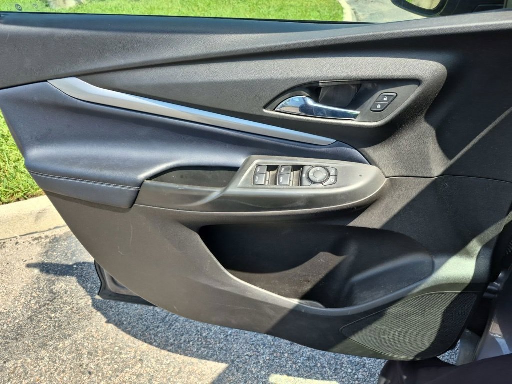 Used 2022 Gray Chevrolet LT image 3