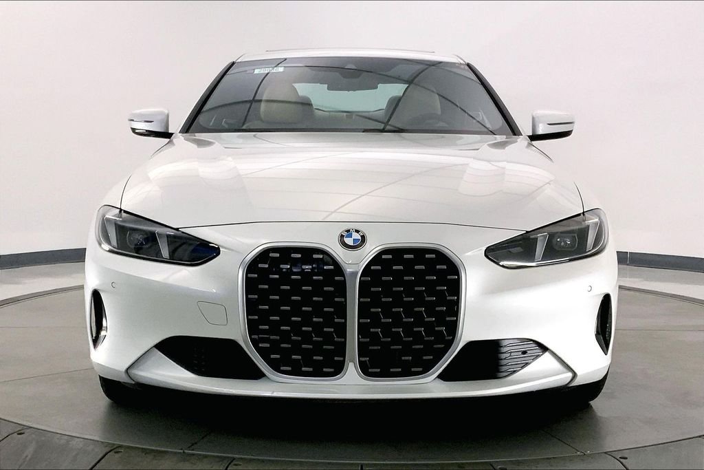 Used 2025 Mineral White Metallic BMW  image 2