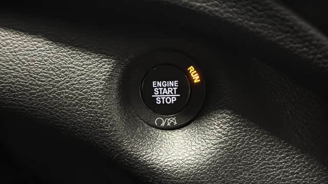 Used 2020 Diamond Black Crystal Pearlcoat Jeep Limited image 22