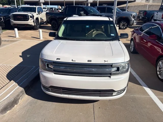 Used 2016 White Ford SEL image 3