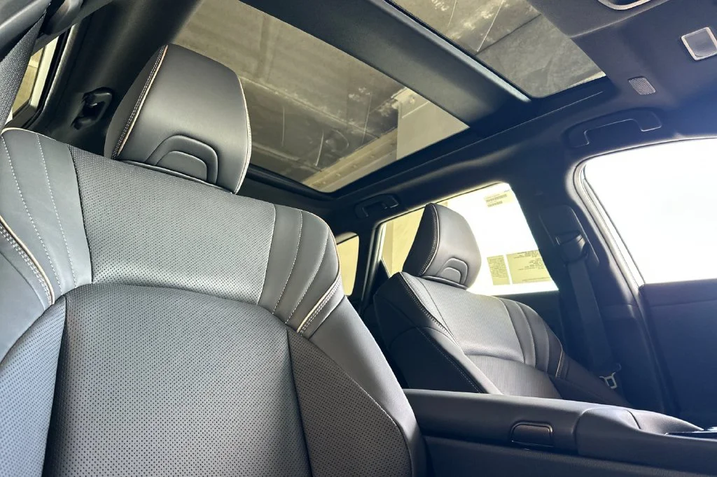 New 2026 Oxygen White with Black roof <sup>1</sup> Toyota  Limited image 19