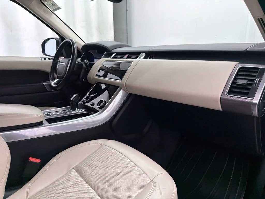 Used 2020 Blue Land Rover HSE image 32