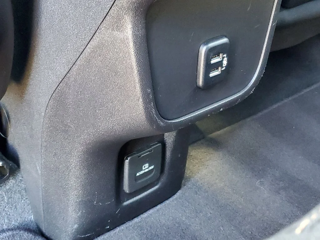 Used 2018 Ebony Twilight Metallic GMC SLE image 27