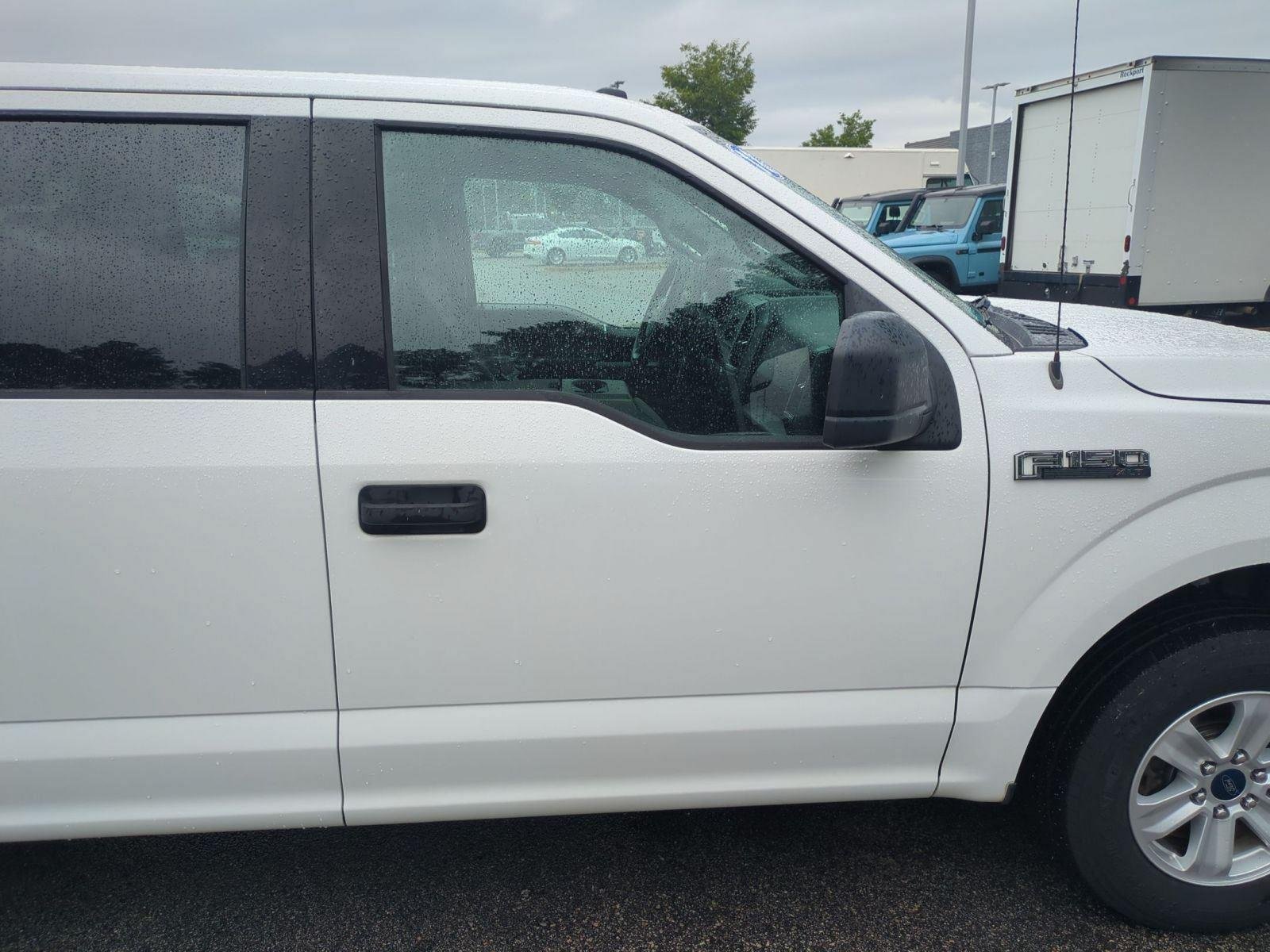 Used 2018 Oxford White Ford XLT image 34
