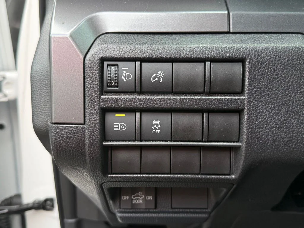 Used 2025 White Toyota SR5 image 12