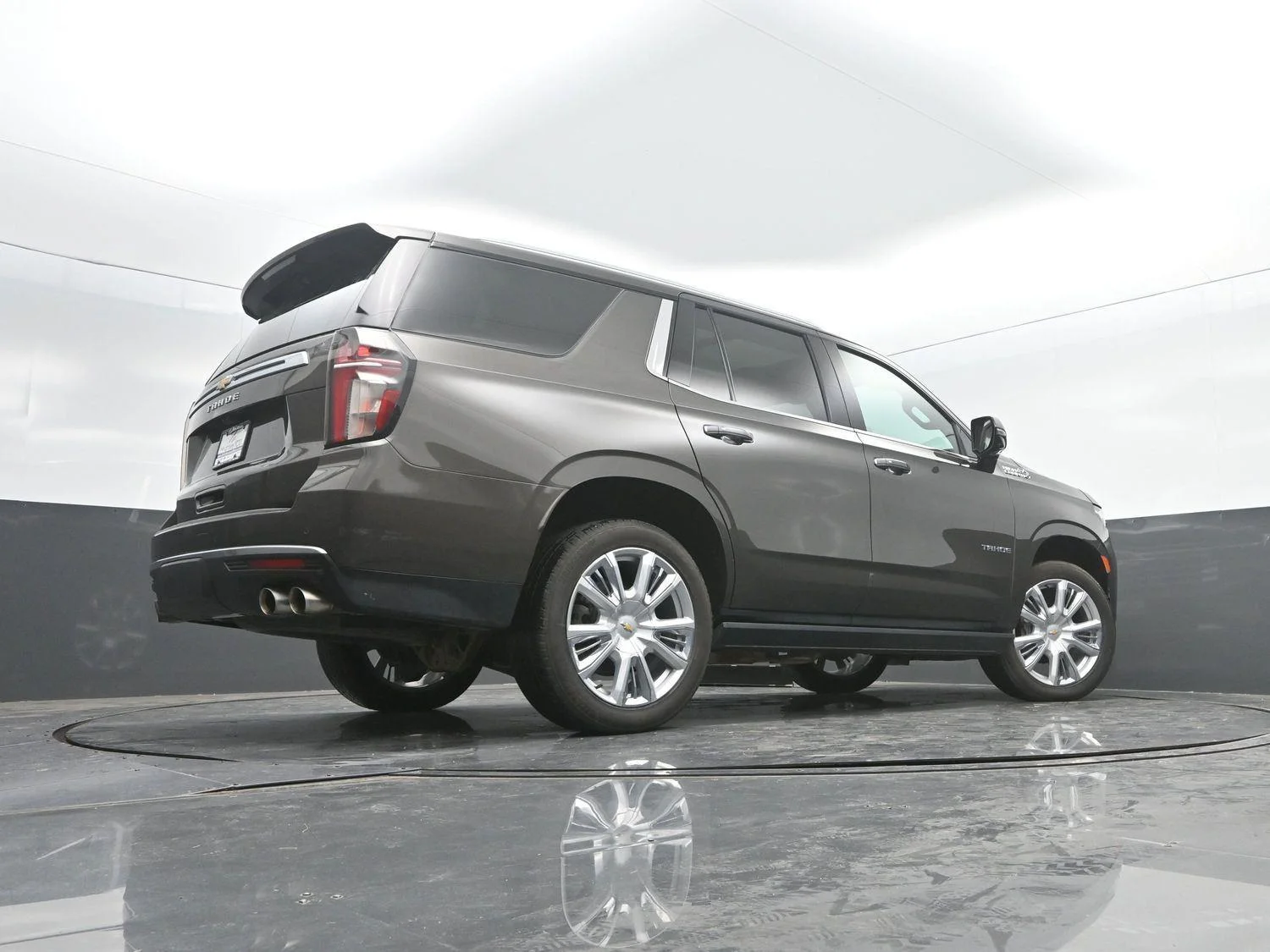 Used 2021 Graywood Metallic Chevrolet High Country image 38
