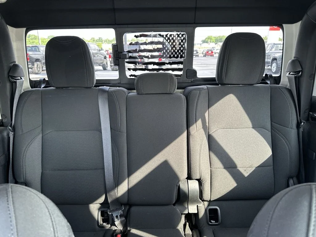 Used 2022 Black Jeep Altitude image 13