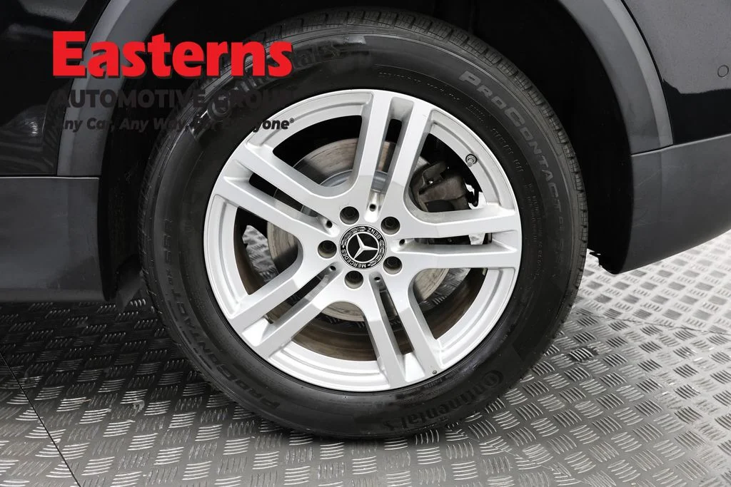 Used 2022 Black Mercedes-Benz GLB 250 image 32