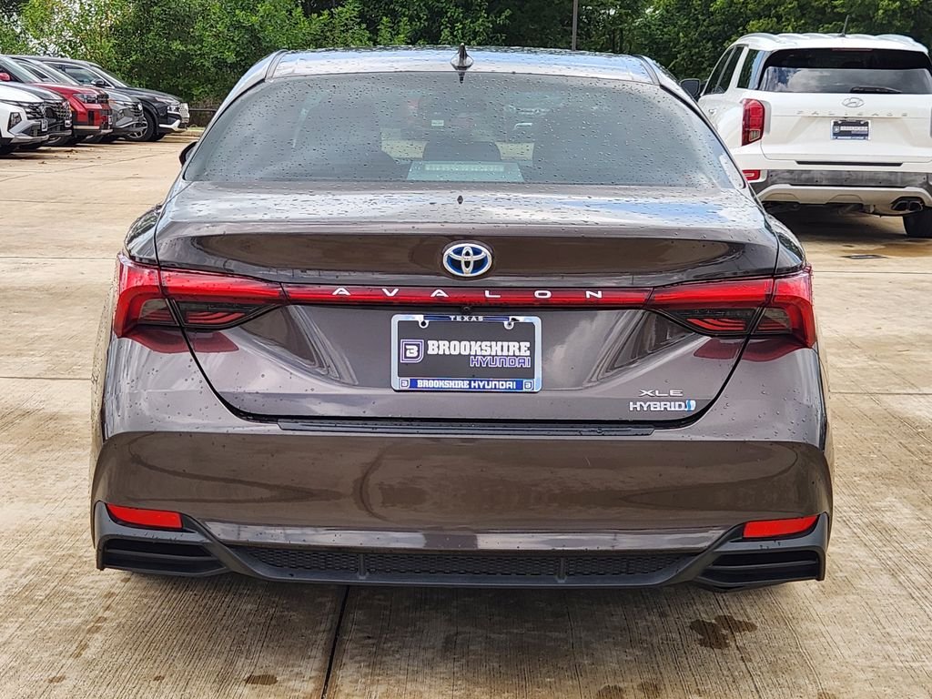 Used 2020 Brownstone Toyota Hybrid XLE image 8