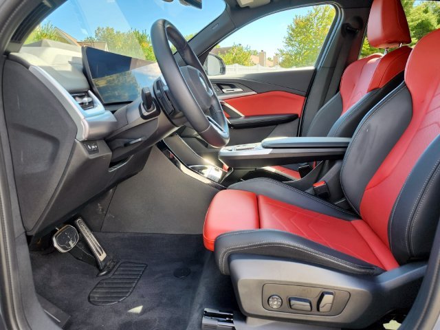 Certified Used 2024 Gray BMW xDrive28i image 18