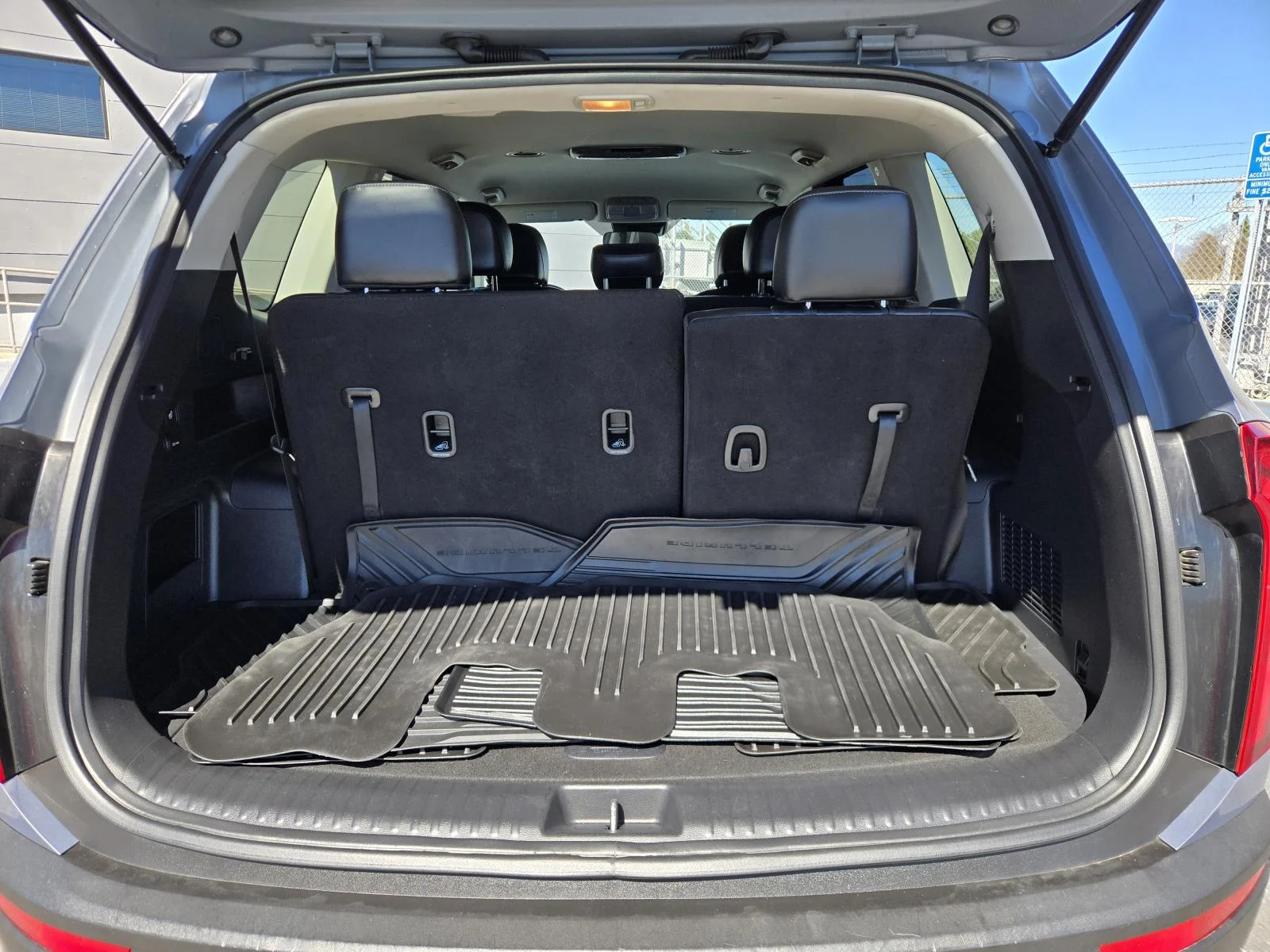 Used 2022 Everlasting Silver Kia LX AWD image 29