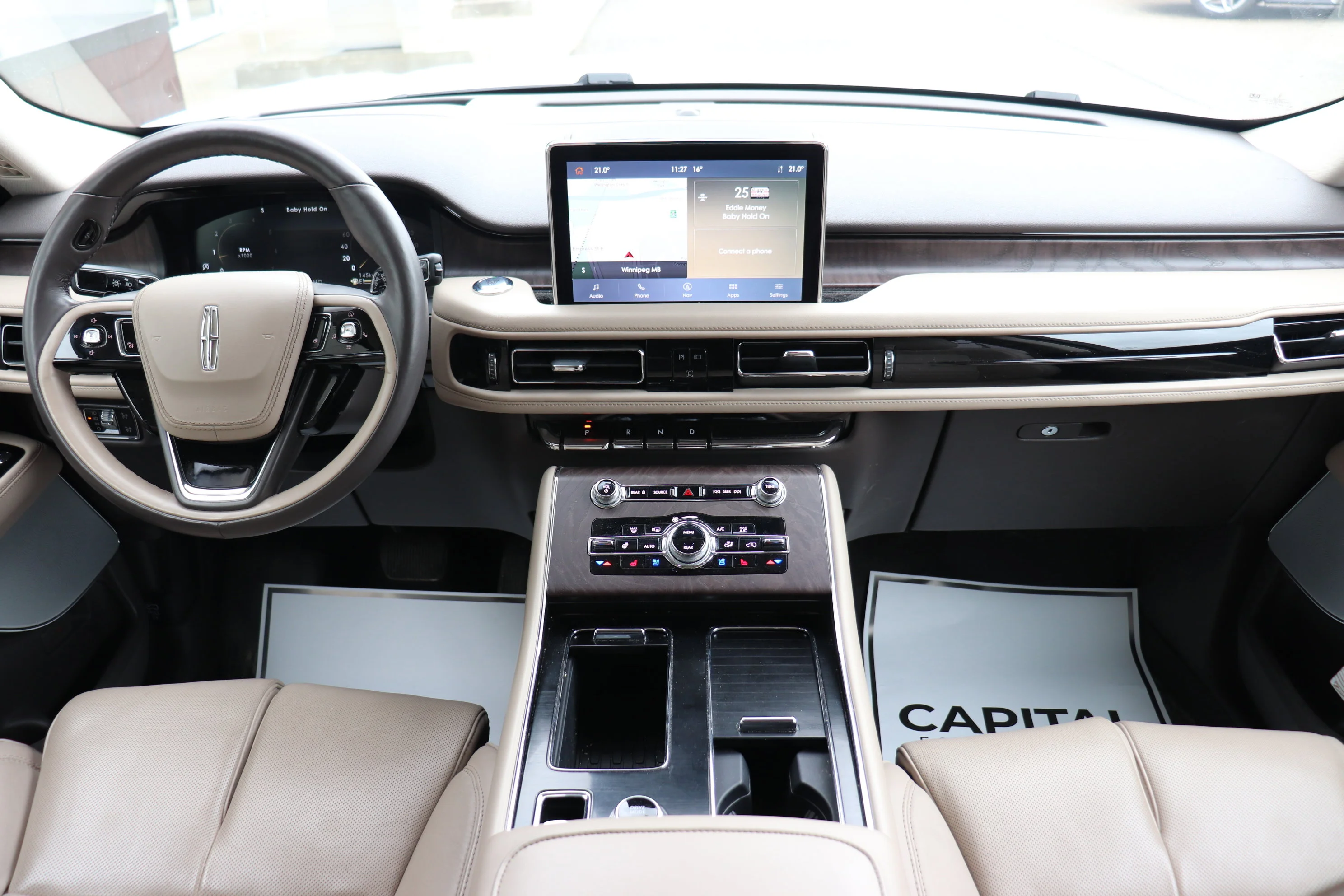 Used 2022 White Lincoln Reserve image 22