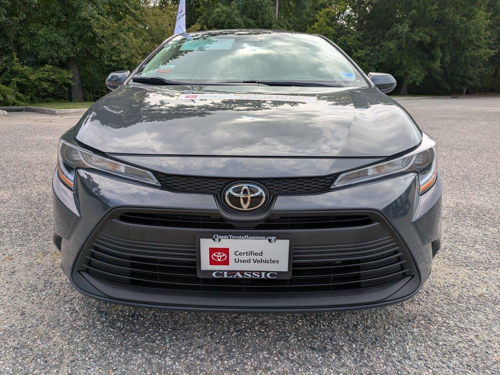 Used 2025  Toyota LE image 9