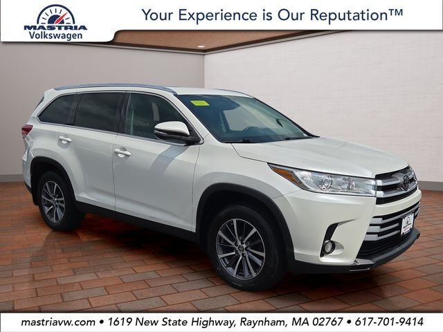 Used 2019 White Toyota XLE image 1