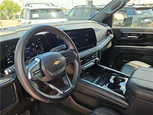 Used 2025 Summit White Chevrolet LT 4x2 image 12