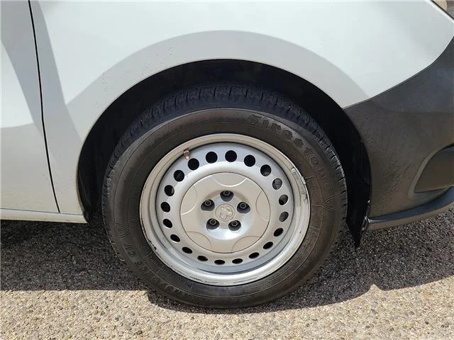 Used 2021 White RAM  image 7