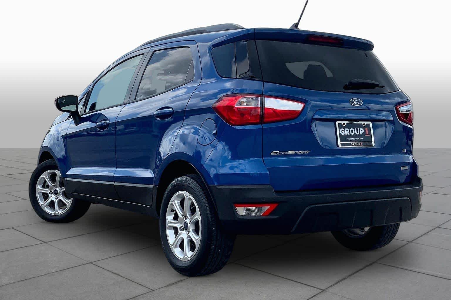 Used 2018 Lightning Blue Metallic Ford SE image 10