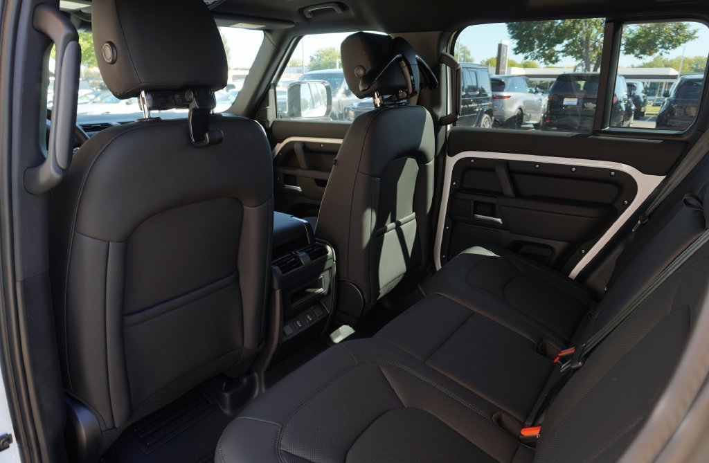 New 2026 Fuji White Land Rover S image 27