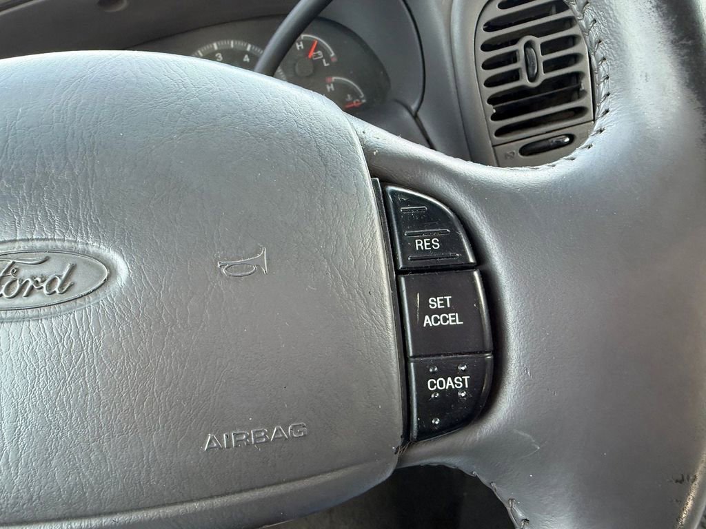 Used 2002  Ford XLT image 25