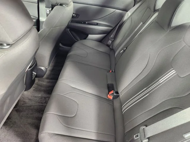 Used 2025 Silver Hyundai SEL Sport image 11