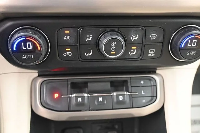 Certified Used 2021 Hunter Metallic GMC Denali image 12