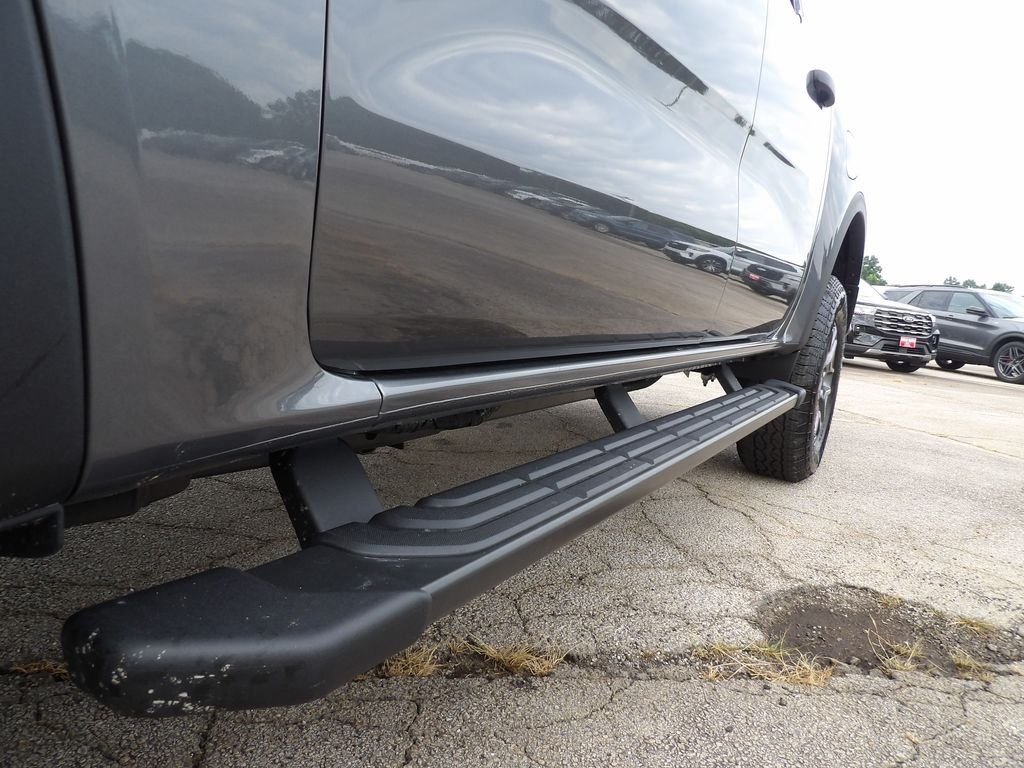 New 2026 Carbonized Gray Metallic Ford XLT image 14