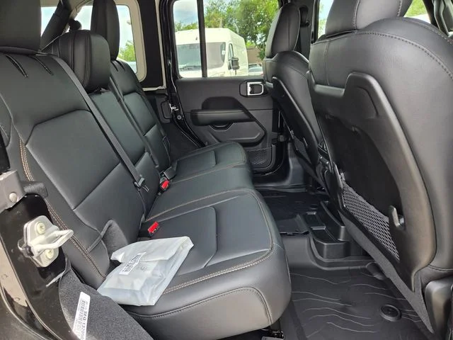 New 2026 Black Clear-Coat Exterior Paint Jeep Sahara image 15