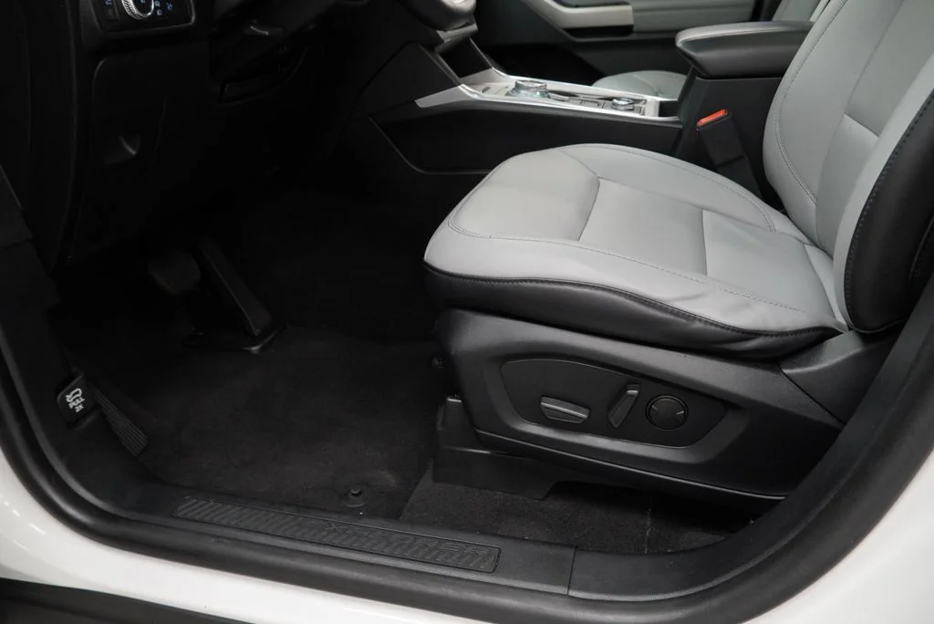 Used 2021 White Ford XLT image 45
