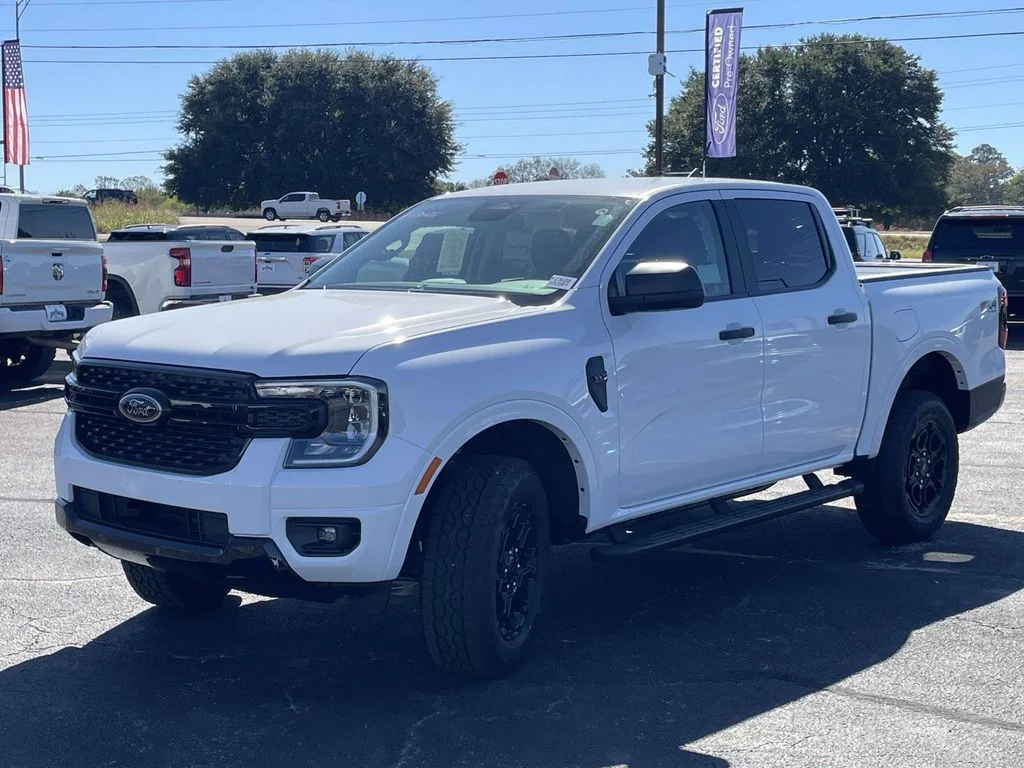 New 2025 White Ford XLT image 7