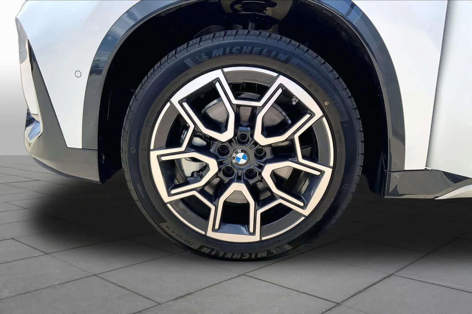 New 2026 Mineral White Metallic BMW xDrive28i image 12
