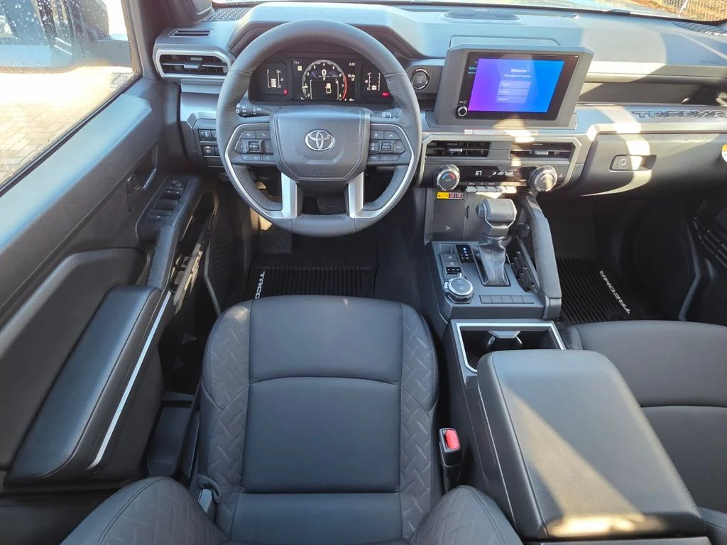 2026 Toyota Tacoma SR5 - Photo 6