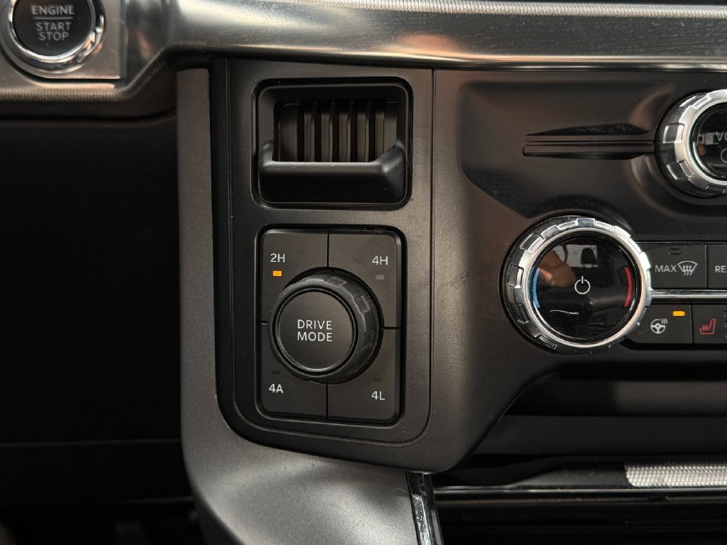 Used 2024 Atlas Blue Metallic Ford Lariat image 29