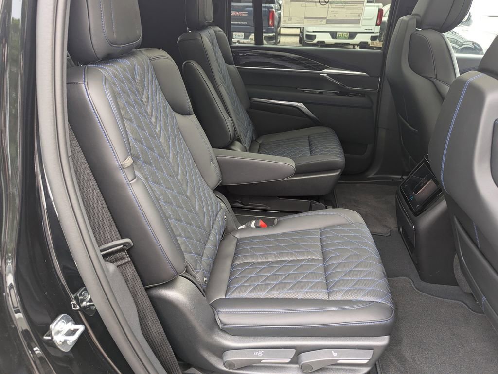 2026 Cadillac Escalade IQL Luxury - Photo 71