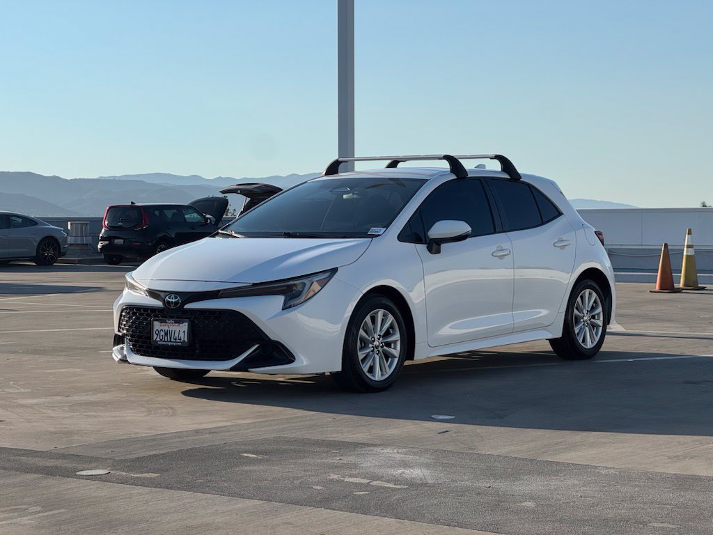 Used 2023 Ice Toyota SE image 6
