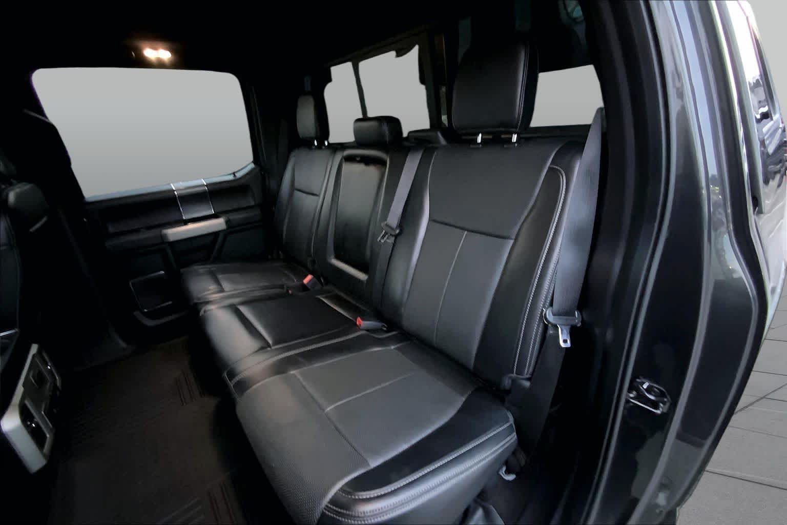 Used 2018 Magnetic Metallic Ford LARIAT image 20